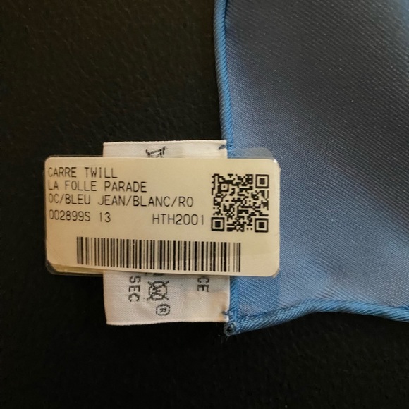 Hermes Silk La Folle Parade Scarf in Bleu and Blanc - Picture 4 of 4